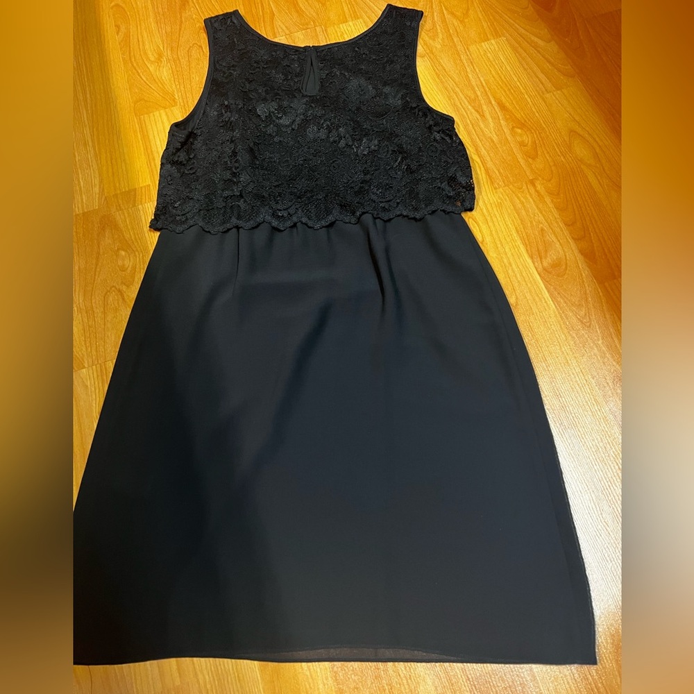 2/$35 NWOT - Max Studio Sleeveless Lace Dress  (Size M)